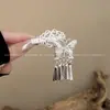 Acessório de Cabelo com Franja Prateada Imitação Estilo Exótico Retrô, Presilha de Cabelo Flor Borboleta de Prata Miao, Adorno de Cabeça para Sessão de Fotos Hanfu e Performance de Palco