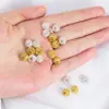 Cor de ouro 18K cobre que retém a cor cravejado com zircônia flor oca esfera espaçadora contas soltas para DIY colar pulseira acessórios de joias
