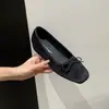 Sapatilhas estilo francês para o dia a dia, versáteis e fáceis de combinar, com sola macia de 4 cm, design em veludo 2026, nova coleção de outono, sapatilhas com palmilha oculta para aumentar a altura