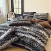 Conjunto de Colcha de Veludo Leite para Mãe e Coelho Classe A Estilo Quatro Peças Myllard Alto Peso Espessado Inverno Quente Conjunto de Quatro Peças