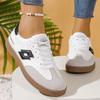 Calçados Femininos para Uso Externo para Exportação, Novo Estilo Verão 2026, Tênis Esportivos Brancos Versáteis com Bloqueio de Cores, Sapatos Casuais Planos Estilo Board, Sapatos de Treinamento Alemães