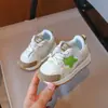 Sapatos de Caminhada de Malha para Bebês 1-3 Anos Meninos e Meninas Antiderrapantes Sola Macia Velcro Bloco de Cores Sapatos de Malha Sapatos Respiráveis