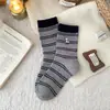 Otoño e Invierno Calcetines de Lana de Rayas con Cachorro Bordado de Dibujos Animados Calcetines de Media Caña para Mujer Estilo Japonés Gruesos Cálidos Lindos Calcetines de Lana