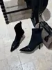 []Botas Curtas Femininas Bico Fino 2026 Outono Inverno Novas Tira Fina Salto Alto Fino Elásticas Afuniladas Moda Botas de Cano Médio