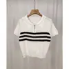 Polo Tricotado de Manga Curta Listrado de Verão Feminino Slim-fit Versátil Top com Zíper Gola Polo Fino Meio Aberto Suéter Casual