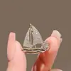 Broche com Acabamento de Luxo, Estilo Nicho e Simples, Alfinete de Roupa, Acessório de Pérola para Terno, Broche
