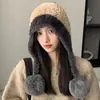 Gorro cálido estilo nuevo 2025 para mujer, gorro de punto de felpa adelgazante, resistente al frío, lindo, protector de orejas, con bloques de color, gorro de invierno moderno