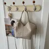 Transfronterizo 2026 Nuevo Nicho Versátil Moda Casual Bolso con Patrón Tejido para Mujer Bolso de Hombro Cruzado Bolso de Mano Bolso Cubo