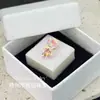 Suministro Directo de Fábrica de Pendientes Florales Brillantes en Forma de Corazón Accesorios Circonita Piedra Suelta Diseño de Nicho Versátil Gradiente Coloridos