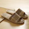 Pantuflas de Ratán para Mujer en Verano para Interiores Suela Gruesa Antideslizantes Uso en Casa para Parejas Primavera y Otoño Sandalias de Esterilla de Bambú Ratán Paja para Hombre