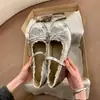 Sapatos de Couro Elegantes para Ballet com Laço de Fita 26 Novos Sapatos Mary Jane de Salto Grosso com Renda para Primavera e Verão