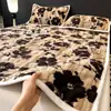 Colcha de cama espessa de pelo de coelho para o inverno, capa de cama acolchoada estilo tatami retrô e conjunto de lençóis com forro de lã (conjunto de três peças)
