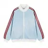 Sudadera cárdigan deportiva estilo americano de tres rayas para hombre, marca de moda de longitud corta para otoño/primavera, elegante y genial, chaqueta de punto gofrado de alta gama para pareja