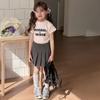 [Artículo en Liquidación] Camiseta Corta Ajustada de Moda para Niña Camiseta Básica Casual Infantil con Elegante Diseño de Letras Manga Corta