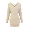 Vestido de Punto Puro Deseo Cintura Delgada Cubre Cadera Nuevo Estilo Otoño e Invierno 2025 Cuello en V Rayas Verticales de Hueco Falda Base Falda Corta