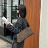 Bolso Boston de Gamuza de Alta Gama de Gran Capacidad para Mujer, Bolso de Hombro de Bowling Frosted de Moda y Versátil para Viajes