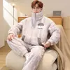 Conjunto de pijama de invierno grueso y cálido para hombre, de franela con cuello alto y cremallera, hecho de forro polar de coral, adecuado para adolescentes