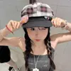 Gorra de repartidor japonesa linda estilo coreano para mujer, nuevo modelo de principios de otoño, decoración para estudiantes, combinada con gorra octagonal a cuadros