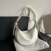 Bolsa de Couro Macio Grande Capacidade Fashionável Versátil Formato Dumpling Casual Feminina de Ombro/Axila Nova Coleção Outono Inverno 2024 Bolsa Transversal