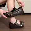 Sapatos Mary Jane com sola grossa, que aumentam a altura, estilo slip-on, adequados para combinar com saias, nova coleção outono 2026, sapatilhas populares de bico fino