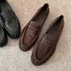 Colección Otoño 2026: Mocasines negros, minimalistas, plisados para mujer, estilo slip-on, fáciles de poner, piel suave, zapatos pequeños de piel