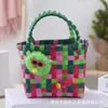 Bolso de Mano de Niña Colorido Bolso Tejido Bolso Cuadrado Pequeño Informal Versátil para Niña Bolso de Mano para Viaje Diario Cesta de Compras