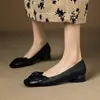 Sapatos Novos Femininos Estilo Camélia Francês Estilo Pequena Fragrância 2026 Primavera Bico Quadrado Color Blocking Versátil Para o Trabalho Sapatos de Couro Boca Rasa Sapatos de Salto