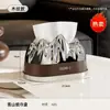 Caja de pañuelos Montaña Nevada, con un lujoso diseño de veta de madera, un mecanismo de resorte incorporado para altura ajustable y un diseño creativo que añade un toque de elegancia a la sala de estar de tu hogar