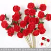 Série Vermelha de Casamento Buquê de Flores Artificiais Frutas Vermelhas Decoração de Salão de Casamento Arte Floral Material de Flor para Pendurar no Teto Arranjo de Fileira de Flores Flor de Seda Flor Artificial