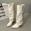 Fivela de Cinto Estilo Retrô Encontro Primeiro Botas de Cavaleiro para Mulheres 2026 Nova Coleção Outono Botas Longas que Aumentam a Altura Emagrecimento Botas de Moda