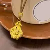 Colgante de oro con diseño de madre y bebé, con diamantes verdes, arena dorada y accesorios de bricolaje, colgante de seguridad, collar de cuerda tejida.