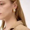 Brincos de Aço Inoxidável 18K com Pérolas de Resina em Estilo Retrô Elegante e Discreto, Brincos de Luxo Leve de Alta Qualidade para Mulheres, Joias de Nicho Transfronteiriças