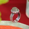 Yuebao Joyería Jade Hetian Natural Plata de Ley S925 Flor de Loto Mantra de Seis Palabras Cabujón de Sodalita Anillo de Plata Retro Venta al por Mayor