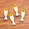 Pingente DIY de criatura marinha em esmalte dourado de aço inoxidável multicolorido 5x19mm, acessório de berloque de peixe pequeno dupla face