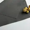 Em estoque, tecido de montanhismo 100% poliéster: leve, resistente a rasgos, firme e confortável. Ideal para calças casuais, de trabalho e para atividades leves ao ar livre