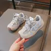 Tênis Esportivo Infantil Color Block Retrô Verão 2026 Malha Estilo Coreano Unissex Respirável Antiderrapante para Uso Externo Casual