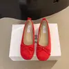 Sapatos de Camurça Vermelhos de Salto Único para Mulheres, Novo Estilo de Primavera, Slip-On Baixo, Mocassins Bailarina Estilo Fada Gentil Vintage