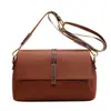 Bolso bandolera de hombro de nicho de moda para mujer otoño/invierno de este año 2026, un bolso cuadrado pequeño único y moderno