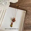 Planeta Mascota Lindo~ Ojo de Tigre Oso de Madera Perro Collar Mujer Otoño e Invierno Lindo Diseño de Nicho Cadena para Suéter Accesorios