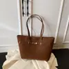 Bolso de alta gama transfronterizo para mujer 2026 Nuevo Bolso Tote de moda retro Gran capacidad Bolso de hombro para el trabajo