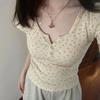 Top de manga corta con cuello en U y botones, que muestra la clavícula, para mujeres petite, juvenil y dulce, estilo princesa moderno, Verano 2026