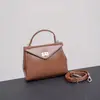 Bolso de axila de moda con diseño de nicho estilo francés para mujer, nuevo modelo 2026, bolso cruzado de piel de vaca, bolso de mano de un solo hombro de color liso para mujer