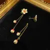 Brincos Pingente Flor Branca Tulipa Esmalte Pintado à Mão Ouro Brilhante Banhado a Cobre 18K Luxo Leve Estilo Francês Exclusivo Lote