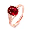 Anillo de Oro Rosa de 18 Quilates Chapado Estilo Europeo y Americano de Gama Alta Color Rojo Sangre de Paloma para Mujer Lujo Accesible Anillo de Compromiso de Diamante Apertura de Circonita Colorida