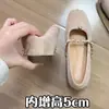 Sapatos Mary Jane femininos elegantes e da moda com aumento de altura interno e corrente metálica, novos sapatos de trabalho estilo Chanel vintage para o outono de 2026