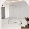 Loja de Roupas Barra de Suspensão de Aço Inoxidável com Rodas Prata Rack Central Piso de Loja de Roupas Prateleira de Exposição de Chão