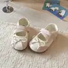 Zapatos elegantes de princesa para niñas 2026 primavera y otoño nuevos zapatos de cuero con suela blanda y lazo para niñas, zapatos planos lindos y transpirables