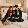 Nuevo conjunto de pijama casual de moda a cuadros con solapa de manga larga estilo navideño europeo y americano para toda la familia, padre e hijo 2633
