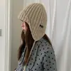Nuevo Estilo Otoño e Invierno 2025 Simple y Versátil Gorro de Lana Tejido con Protección para Orejas Suéter Caliente Gorro para Dedos para Hombres y Mujeres Estilo K