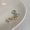 Brincos de Pressão Elegantes para Mulheres, Versáteis e de Alto Padrão Borboleta, Brincos de Pérola Modernos e Compactos, Tarraxas de Brinco para Atacado